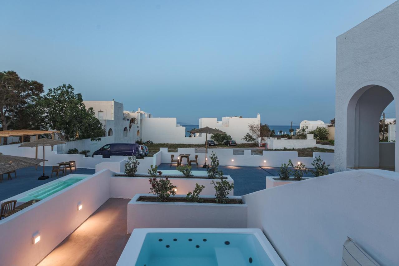 Voca Hotel & Suites Kamári Extérieur photo