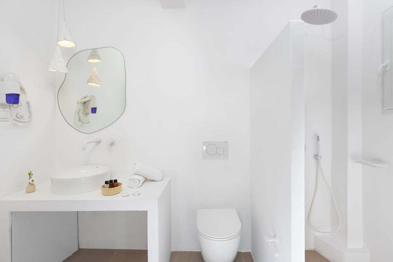 Voca Hotel & Suites Kamári Extérieur photo