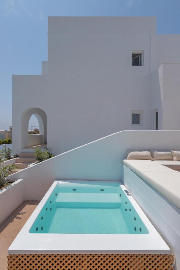 Voca Hotel & Suites Kamári Extérieur photo